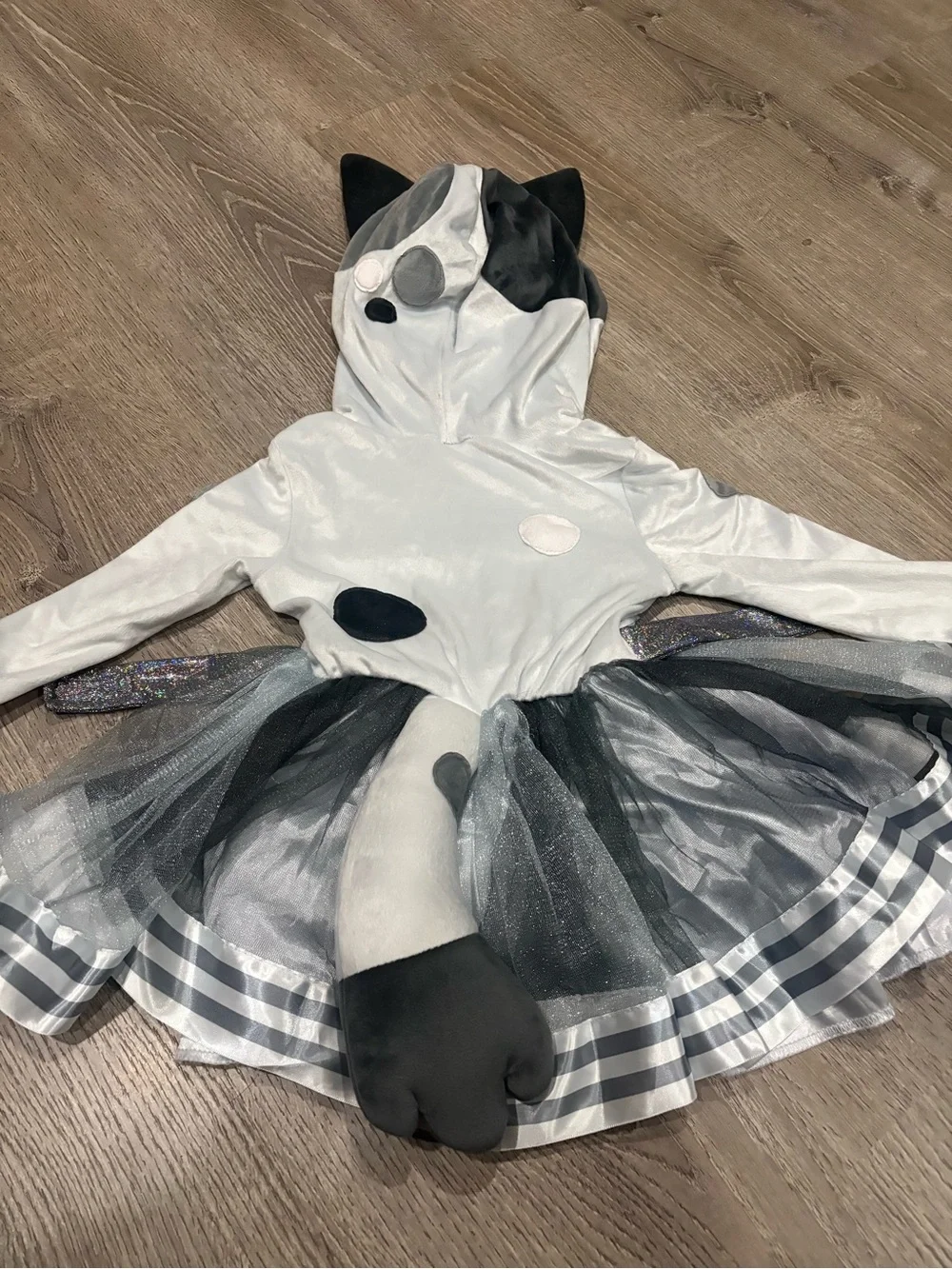 Bluey. Gray Muffin Cat Hooded Costume Dress. 3T-4T.